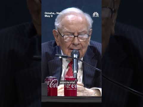 Warren Buffett announces plans to step down as Berkshire CEO